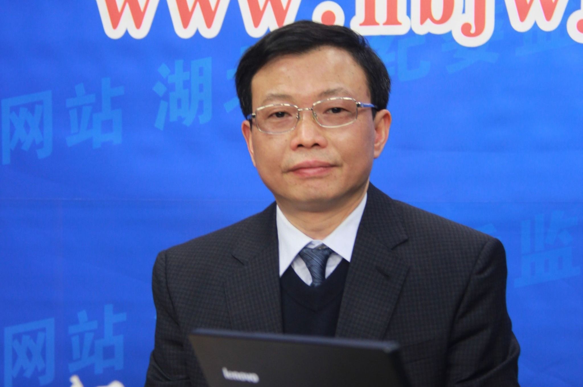 谈球吧体育官网